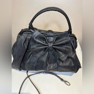 Jessica Simpson 90’s Bow Runway Bag with Detachable Strap Kiss Lock Frame
